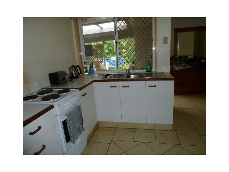8 Terrier Court, Redland Bay QLD 4165