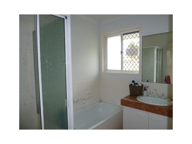 8 Terrier Court, Redland Bay QLD 4165