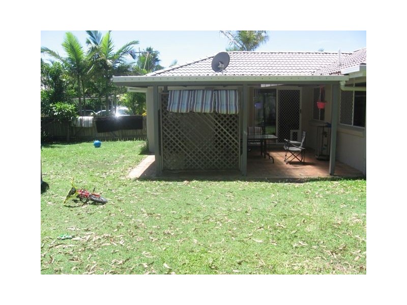 8 Terrier Court, Redland Bay QLD 4165
