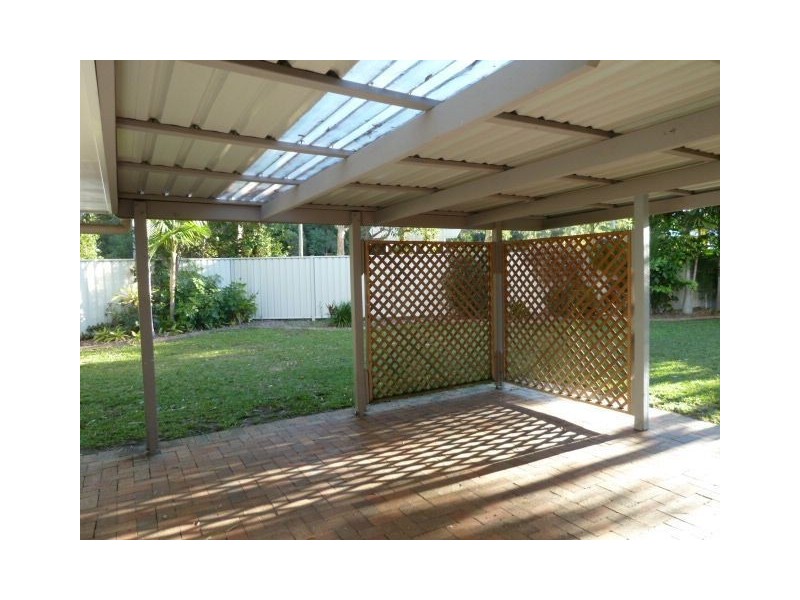 8 Terrier Court, Redland Bay QLD 4165