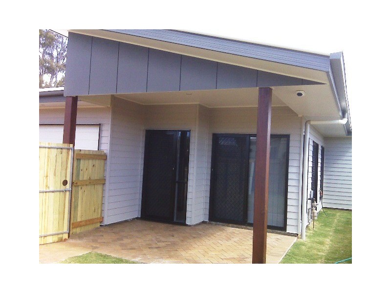 2/2/71 Sunningdale Dr, Redland Bay QLD 4165