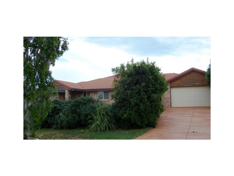 2 Brampton Court, Redland Bay QLD 4165