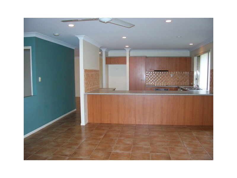 2 Brampton Court, Redland Bay QLD 4165