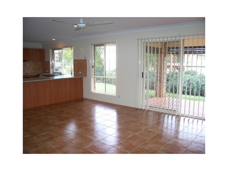 2 Brampton Court, Redland Bay QLD 4165