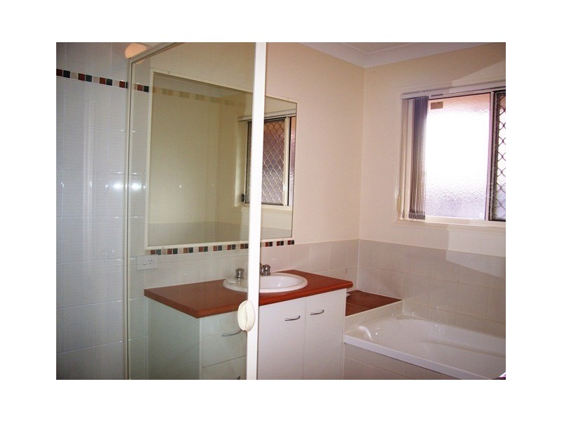 2 Brampton Court, Redland Bay QLD 4165