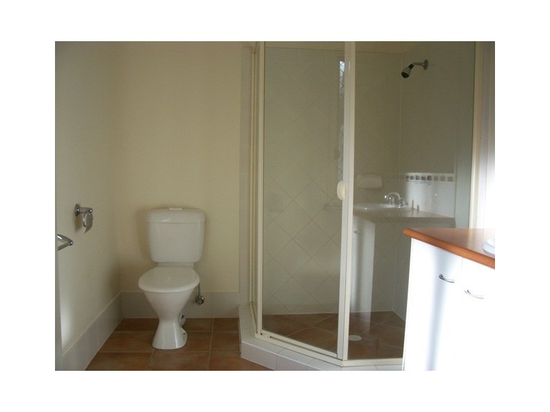 2 Brampton Court, Redland Bay QLD 4165