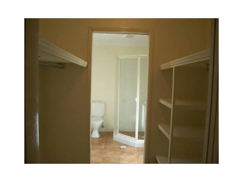 2 Brampton Court, Redland Bay QLD 4165