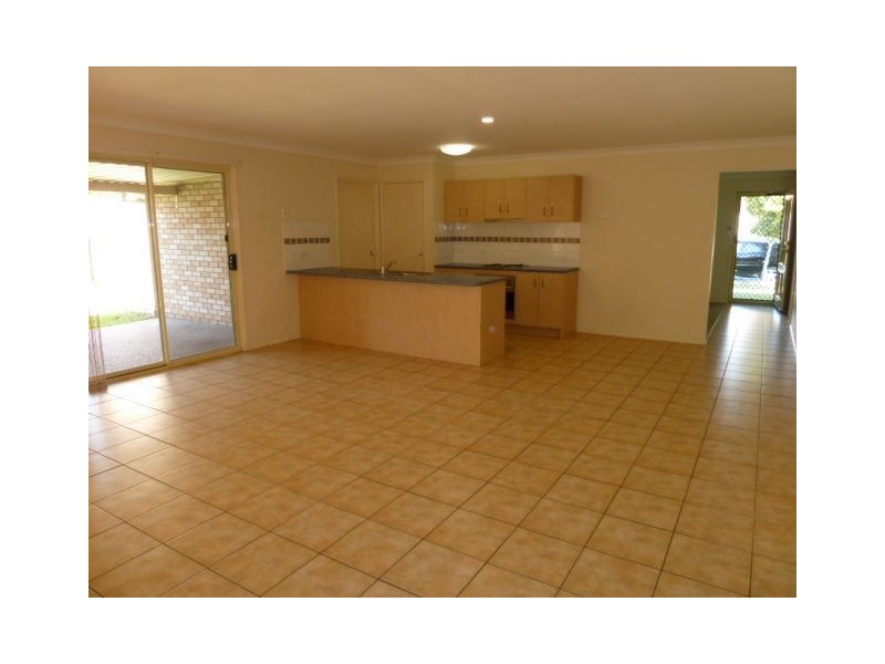 10 Gladebourne Crescent, Victoria Point QLD 4165