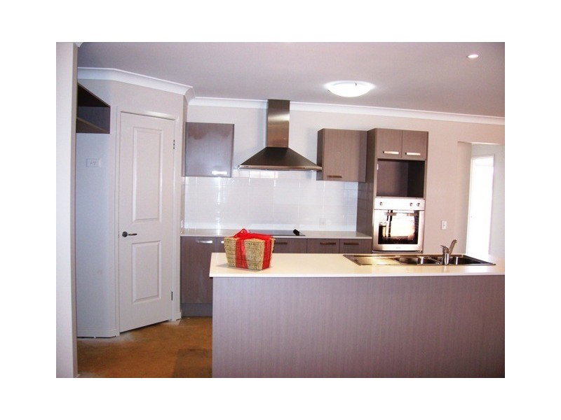 5 Pentecost Place, Redland Bay QLD 4165