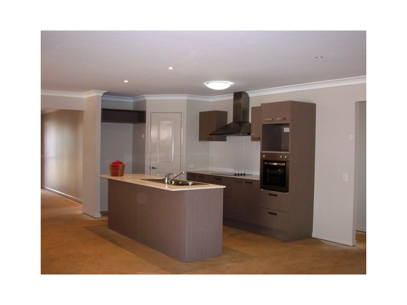 5 Pentecost Place, Redland Bay QLD 4165