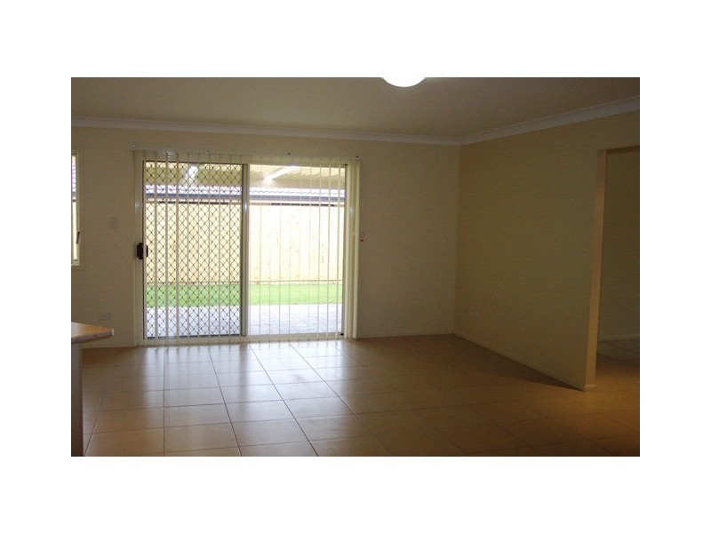 8 Scampi Place, Redland Bay QLD 4165