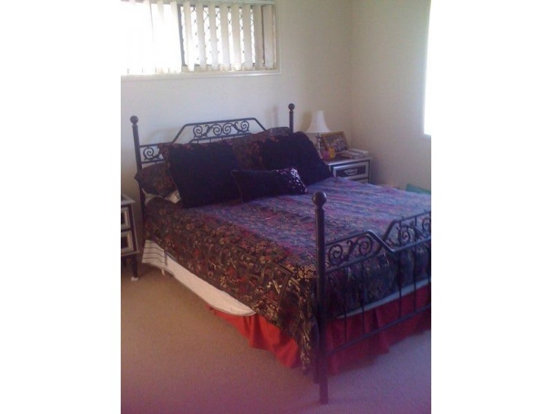 8 Scampi Place, Redland Bay QLD 4165