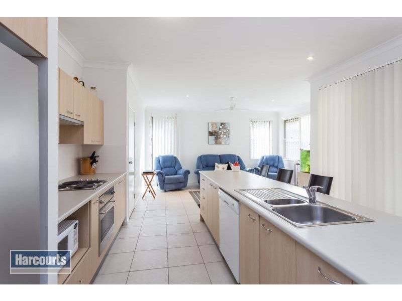 5 Turquoise Street, Redland Bay QLD 4165