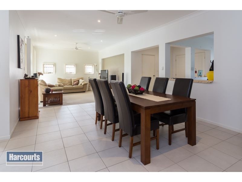 5 Turquoise Street, Redland Bay QLD 4165