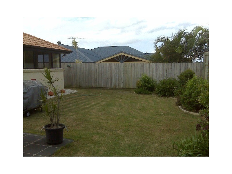 6 Seaholly Crescent, Victoria Point QLD 4165