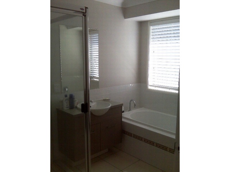 15 Ebony Street, Redland Bay QLD 4165