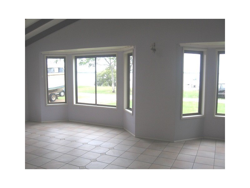3 The Waterfront Easement, Redland Bay QLD 4165
