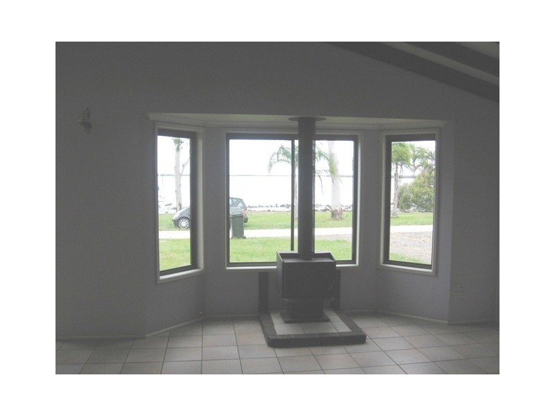 3 The Waterfront Easement, Redland Bay QLD 4165