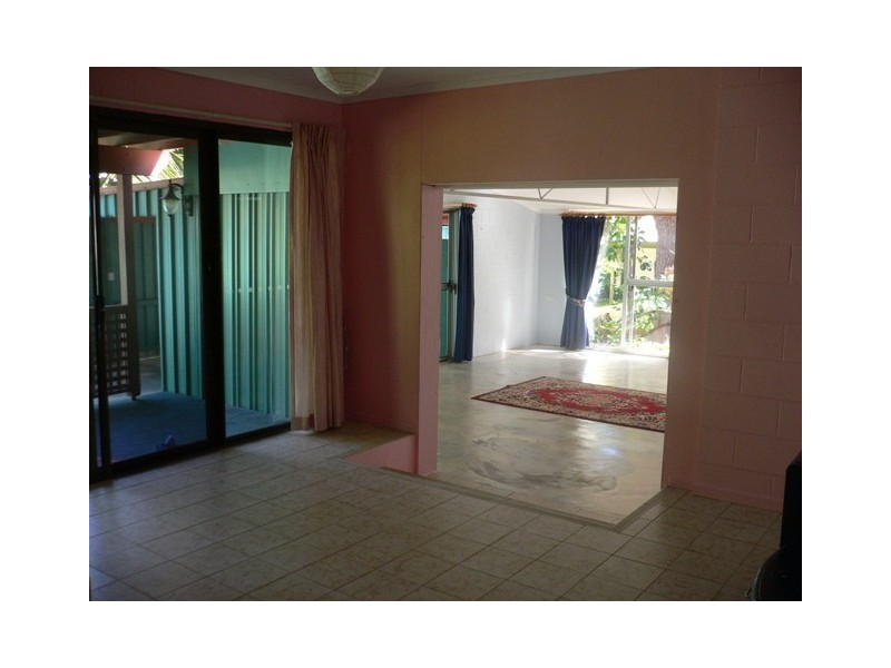 4 Ooyan St, Coochiemudlo Island QLD 4184