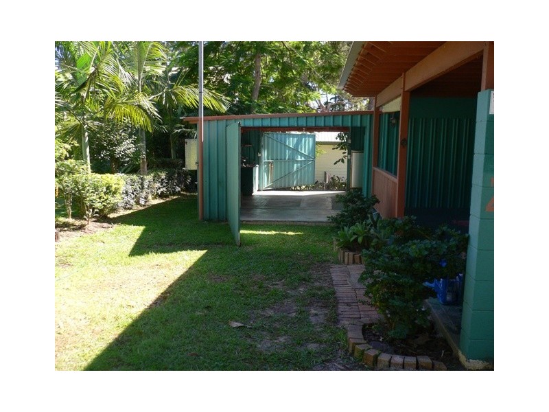 4 Ooyan St, Coochiemudlo Island QLD 4184