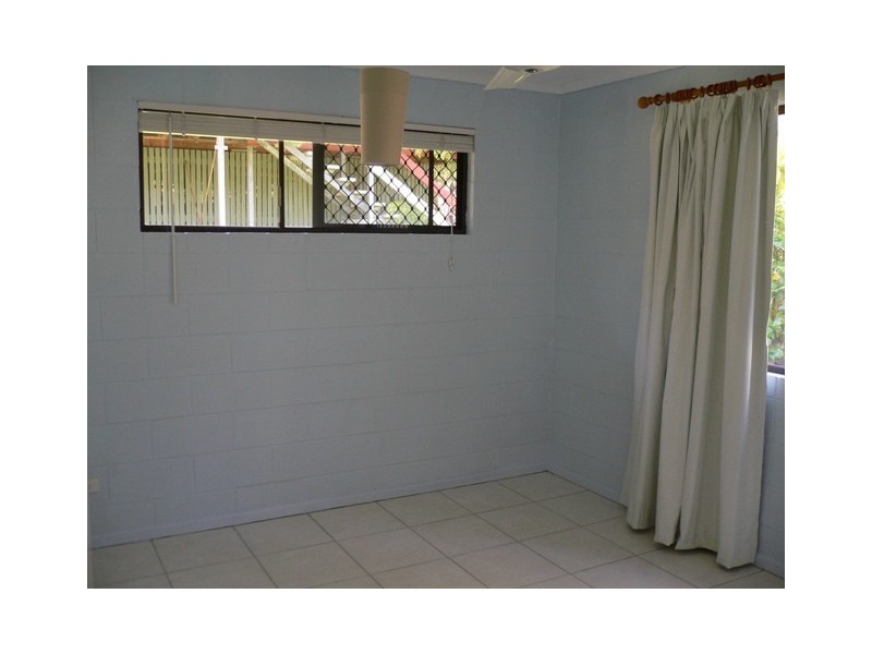 4 Ooyan St, Coochiemudlo Island QLD 4184