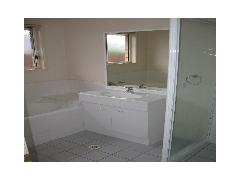 13 Lanyard Street, Redland Bay QLD 4165