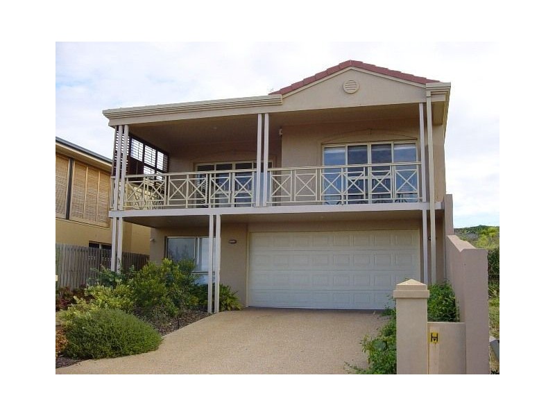 17 Esplanade, Redland Bay QLD 4165