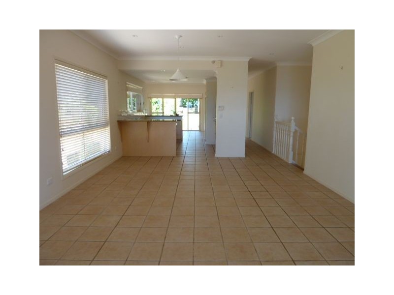 17 Esplanade, Redland Bay QLD 4165