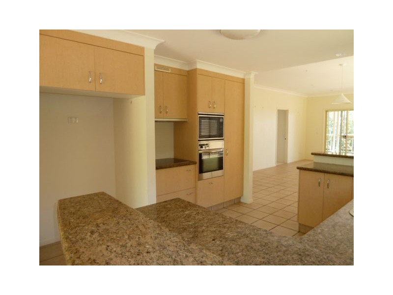 17 Esplanade, Redland Bay QLD 4165