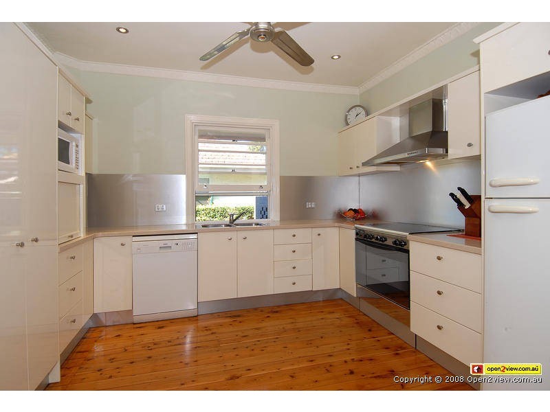 176 Rode Road, Wavell Heights QLD 4012