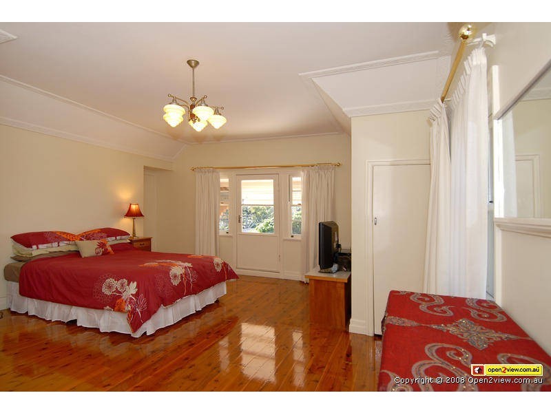 176 Rode Road, Wavell Heights QLD 4012