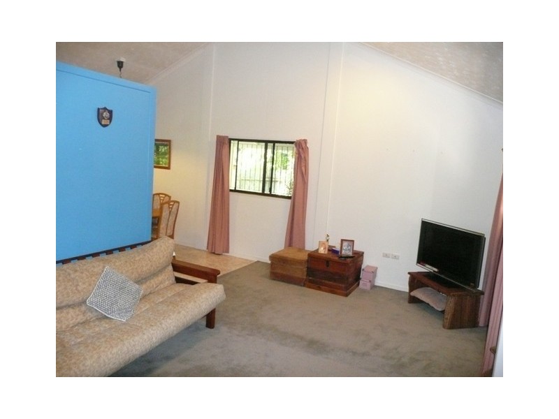 32 Ashley Road, Chermside West QLD 4032