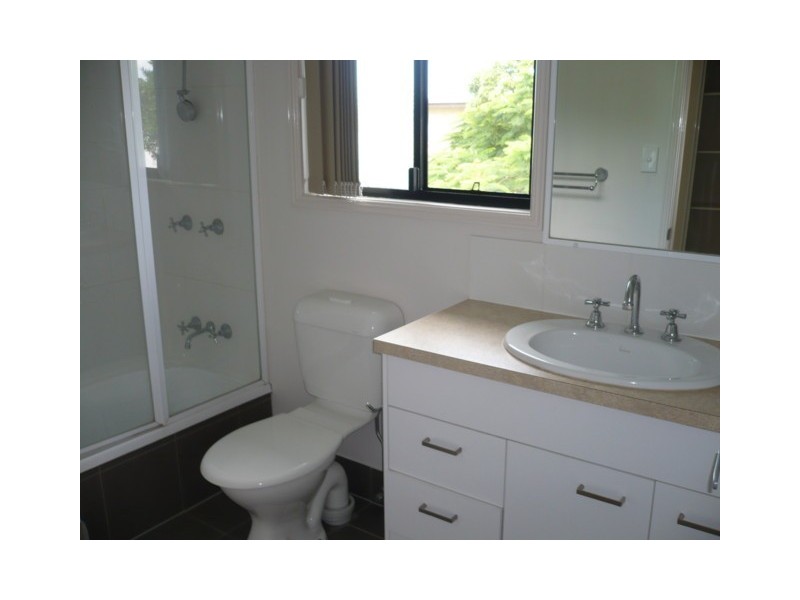 2/450 Hamilton Road, Chermside QLD 4032