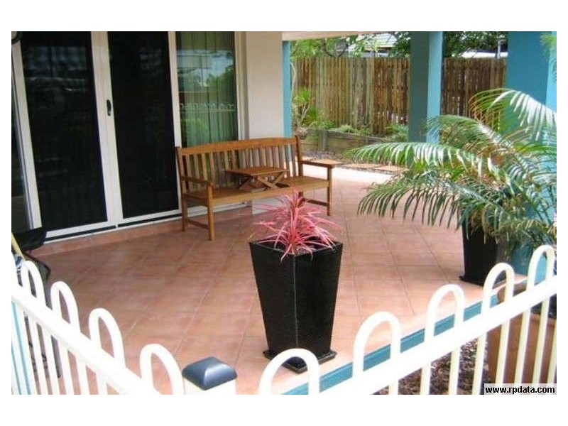 1/55 Landsborough Avenue, Scarborough QLD 4020