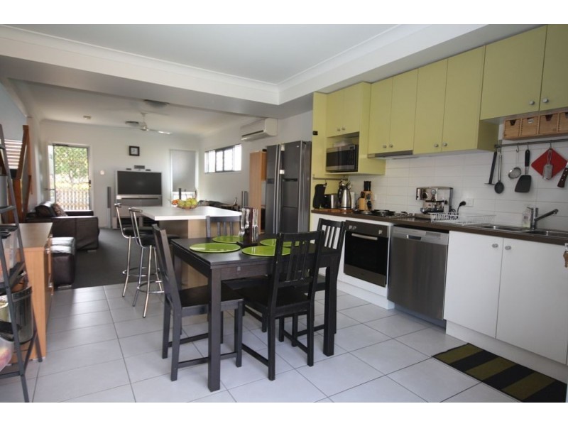 22 Bouchard Street, Chermside QLD 4032
