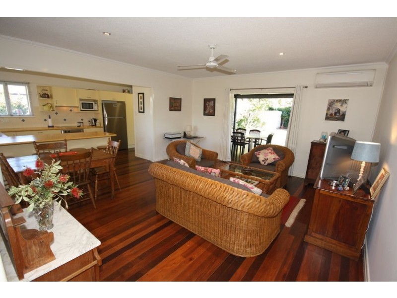 17 Norwich Street, Wavell Heights QLD 4012