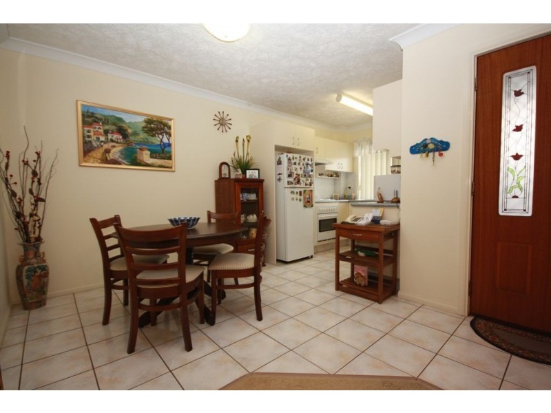 2/27 Brickfield Road, Aspley QLD 4034