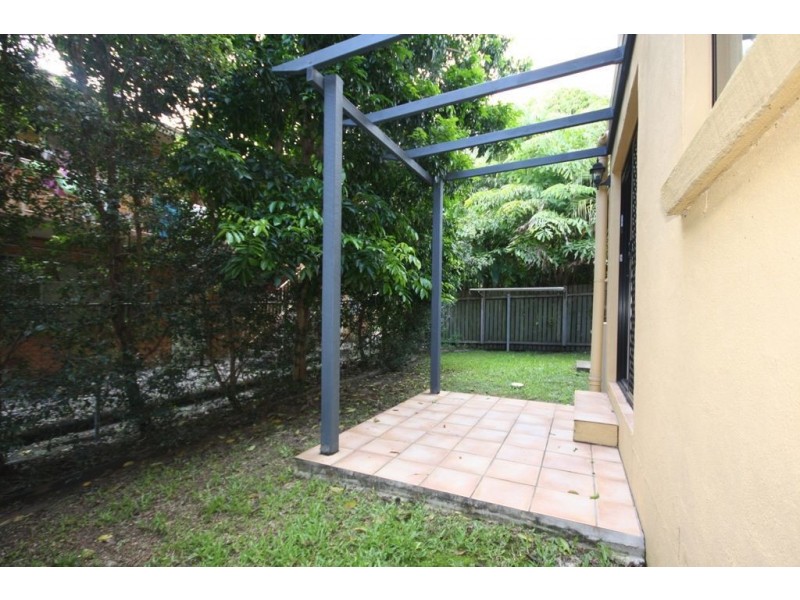 4/6 Rainey Street, Chermside QLD 4032