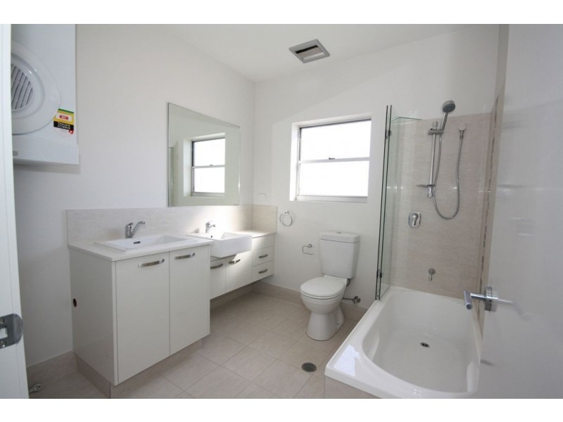 1/62 Rode Road, Wavell Heights QLD 4012