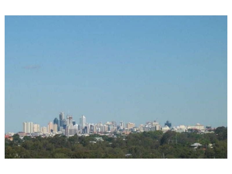 240 Rode Road, Wavell Heights QLD 4012