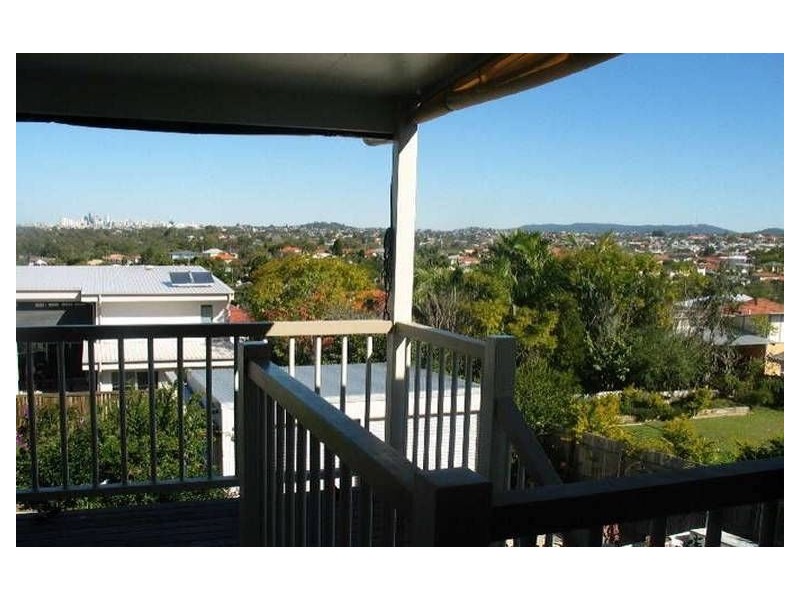 240 Rode Road, Wavell Heights QLD 4012