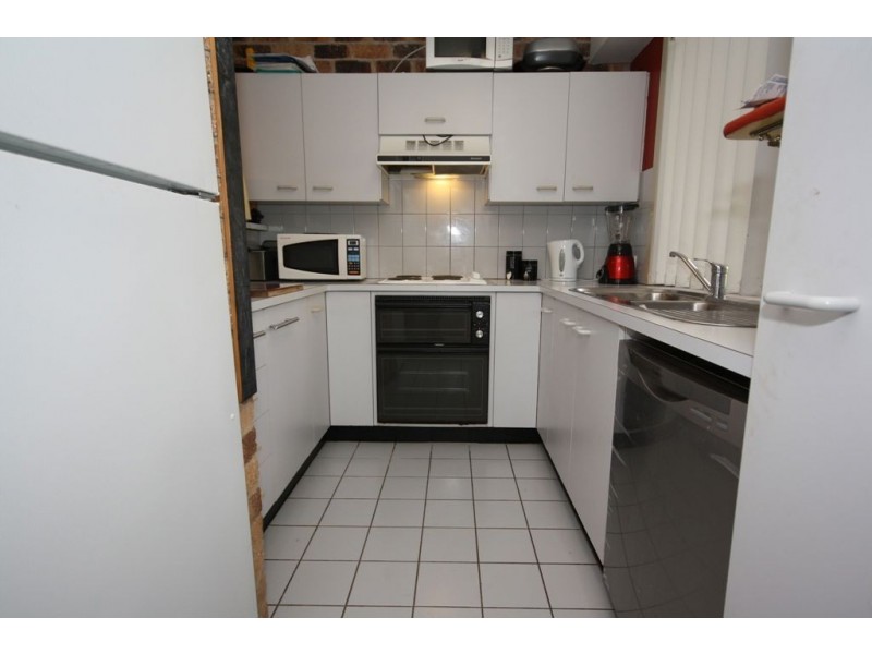 2/32 Rainey Street, Chermside QLD 4032