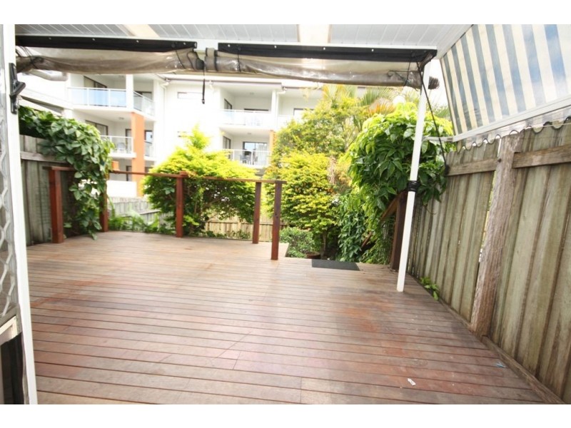 2/32 Rainey Street, Chermside QLD 4032