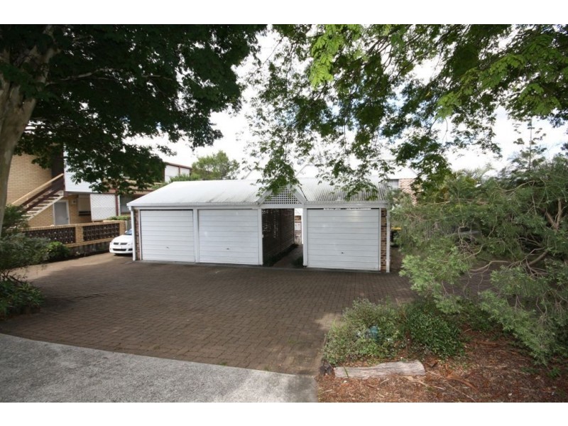 2/32 Rainey Street, Chermside QLD 4032