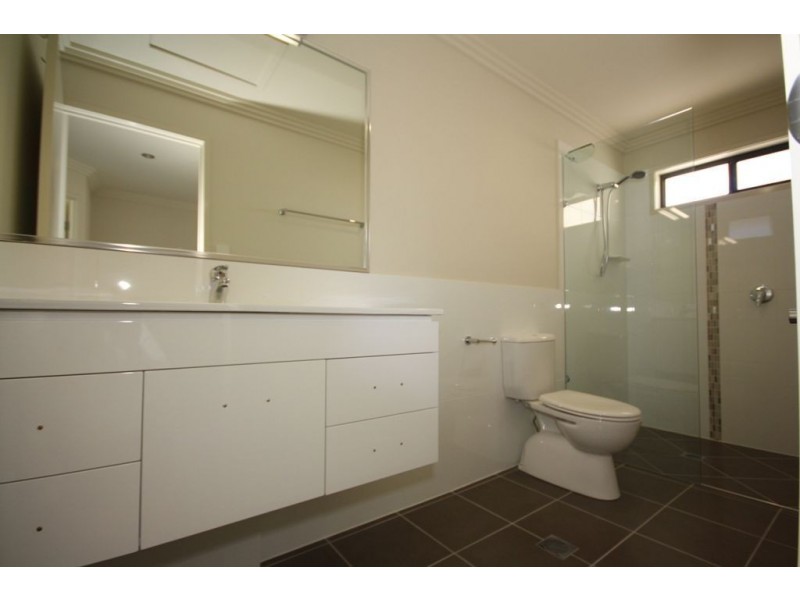 2/57 Hodgson Street, Zillmere QLD 4034