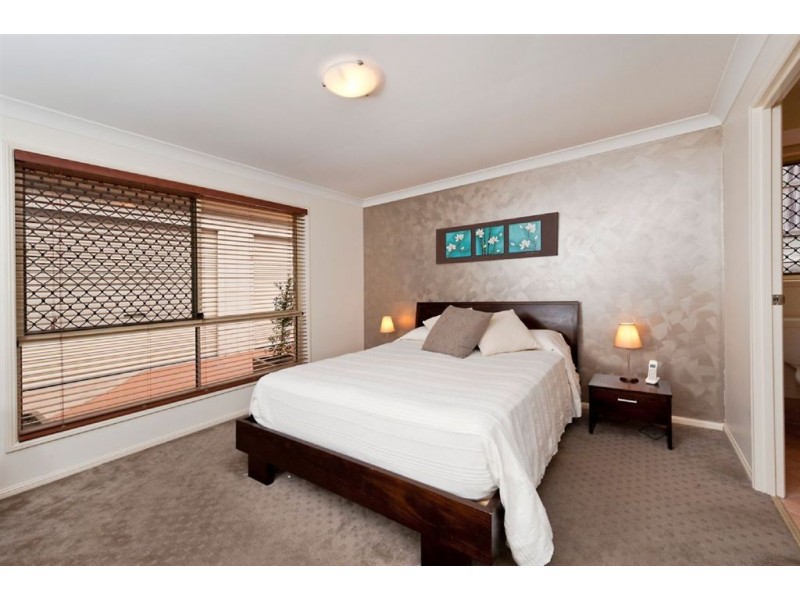 10 De Vito Place, Mcdowall QLD 4053