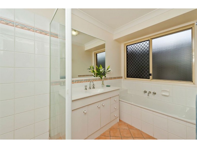 10 De Vito Place, Mcdowall QLD 4053