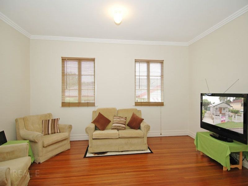 11 Vaucluse Street, Wavell Heights QLD 4012