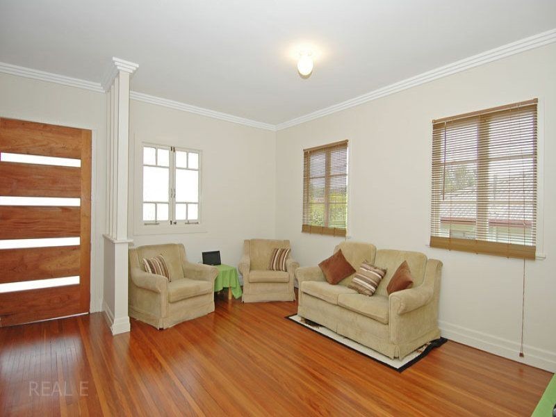 11 Vaucluse Street, Wavell Heights QLD 4012
