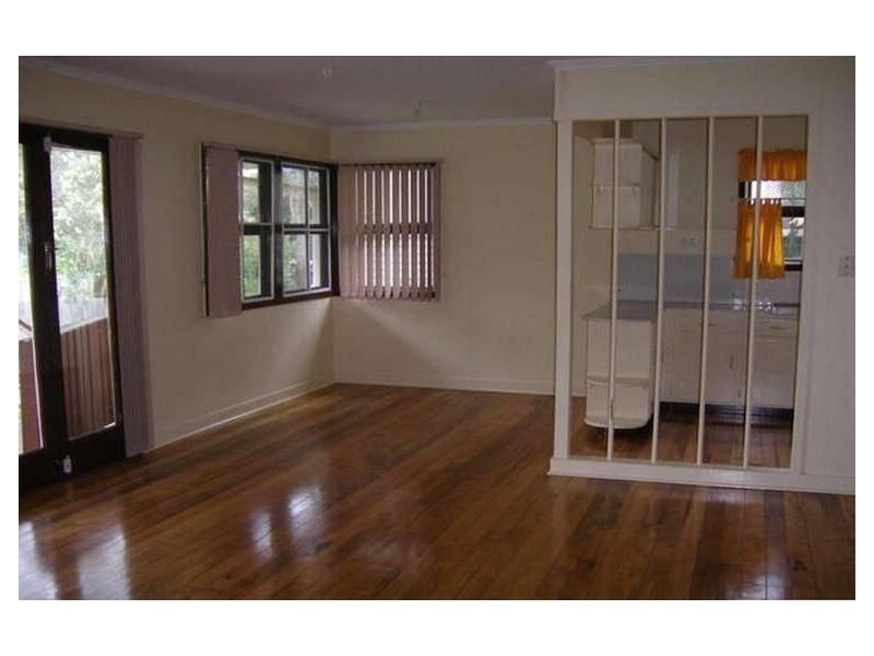 10 Sedgemore Street, Stafford Heights QLD 4053